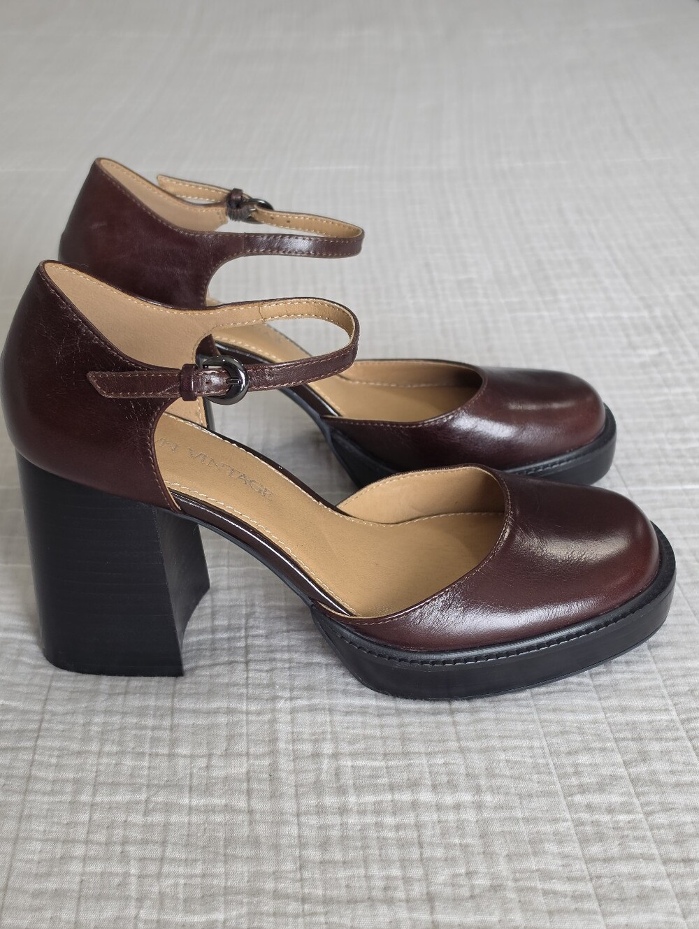 Crown Vintage Greeta Pump, Brown, Size 9, New